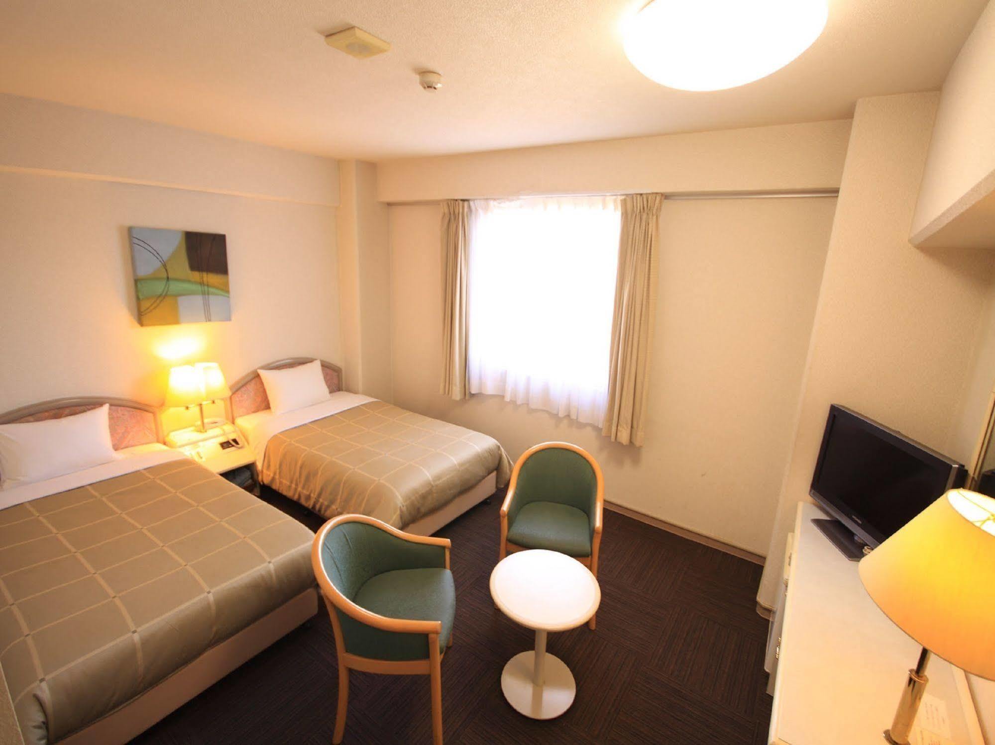 Hotel Route-Inn Kitamatsudo Ekimae Ngoại thất bức ảnh